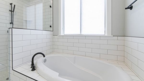 Professional Bathtub Tile Repair